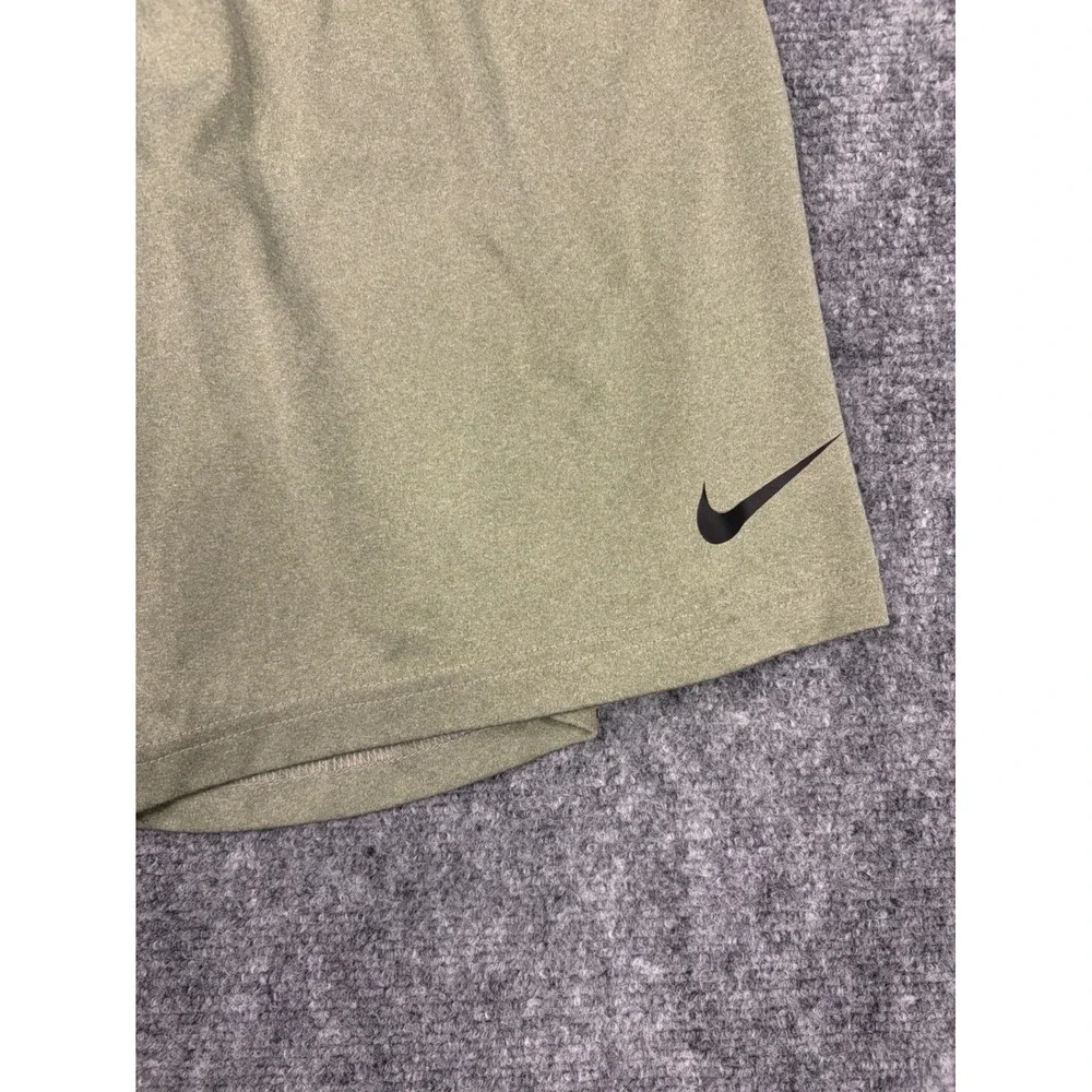 Nike Dri-FIT Mens Athletic Shorts Olive Green Heather Large Pockets Workout Gym